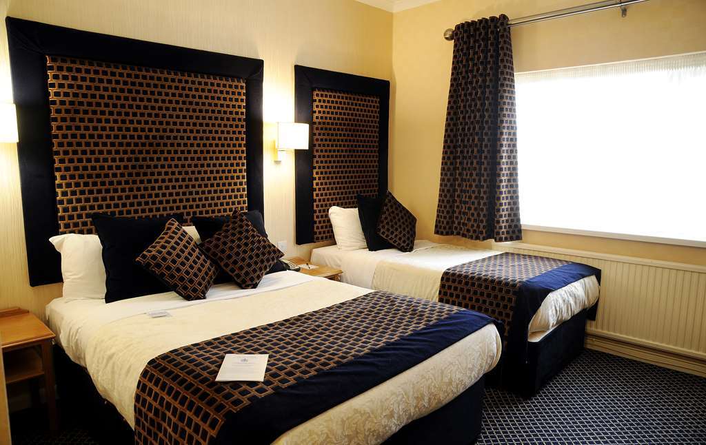Carlton Park Hotel Rotherham Room photo